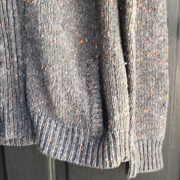 The Contour Zip Sweater With Pockets - Picture 4 of 7